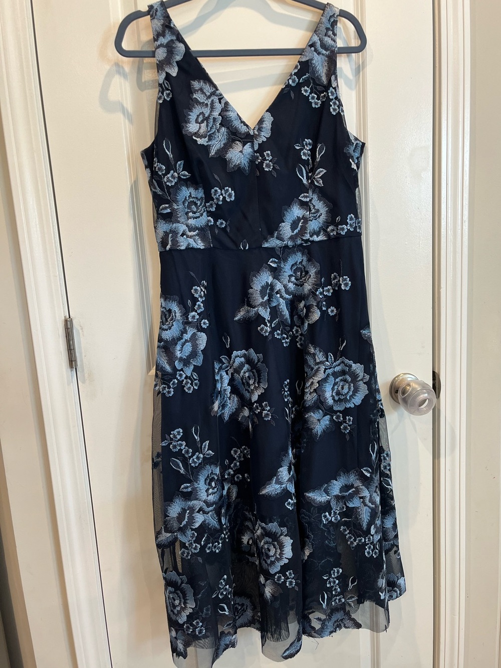 Vince Camuto Embroidered Mesh V-Neck Midi Dress Womens Floral Navy Light Blue 12